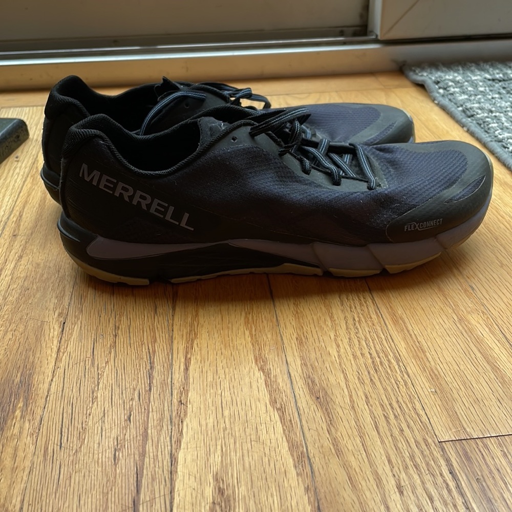 Merrill women’s sneakers size 9